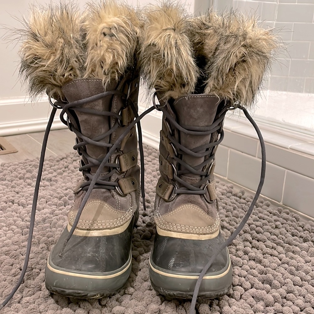 Joan of Arctic Tall Sorel Boots with fur